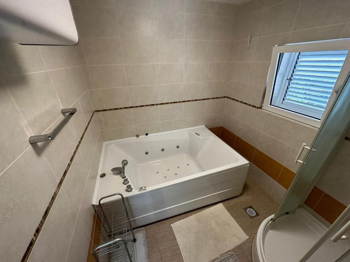 Four-bedroom apartment for long term-rent TIvat 7