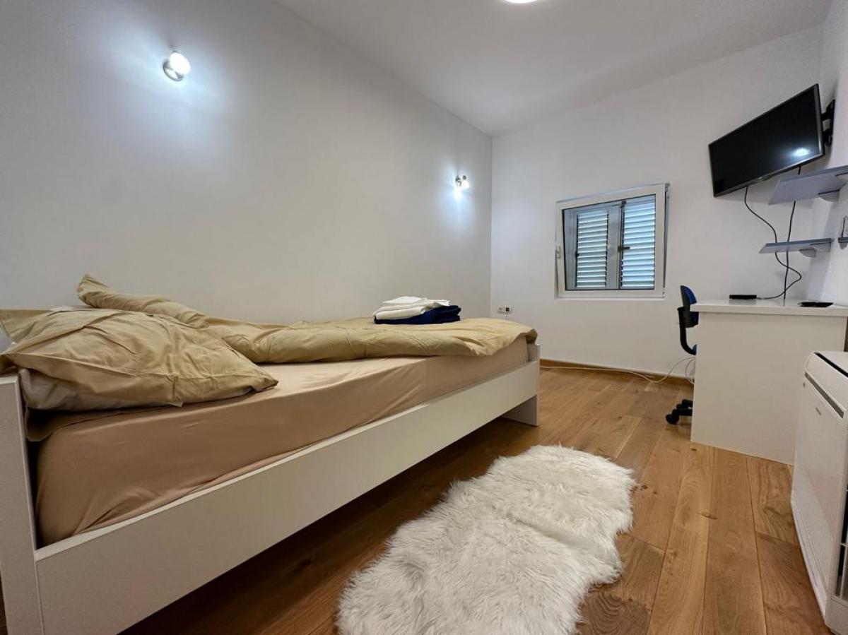 Four-bedroom apartment for long term-rent TIvat 9