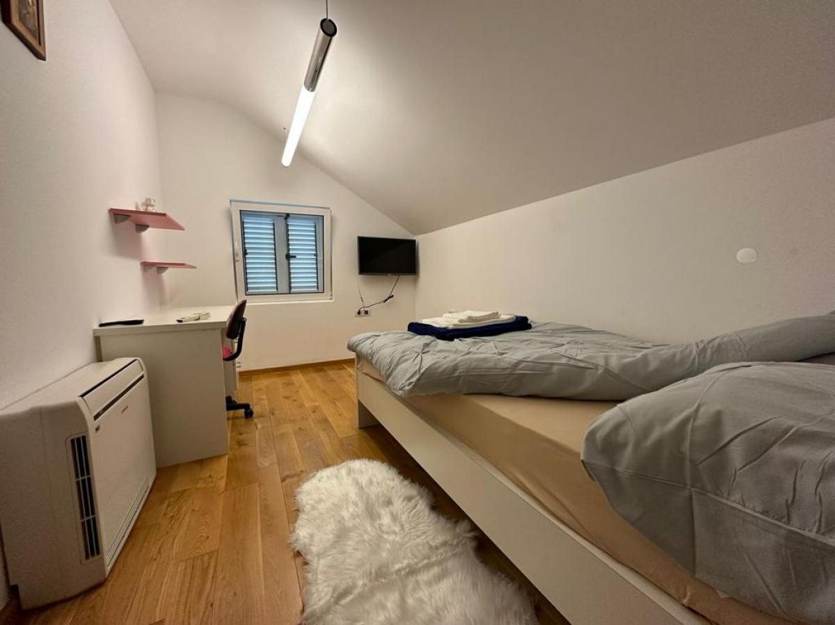 Four-bedroom apartment for long term-rent TIvat 10