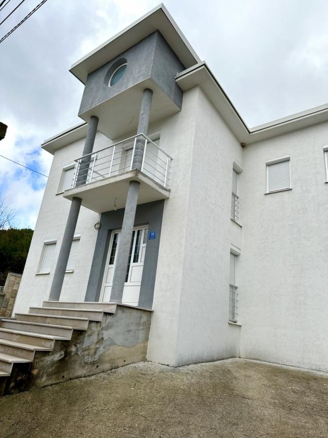 Četvorosoban stan u Tivtu, 250m² 8