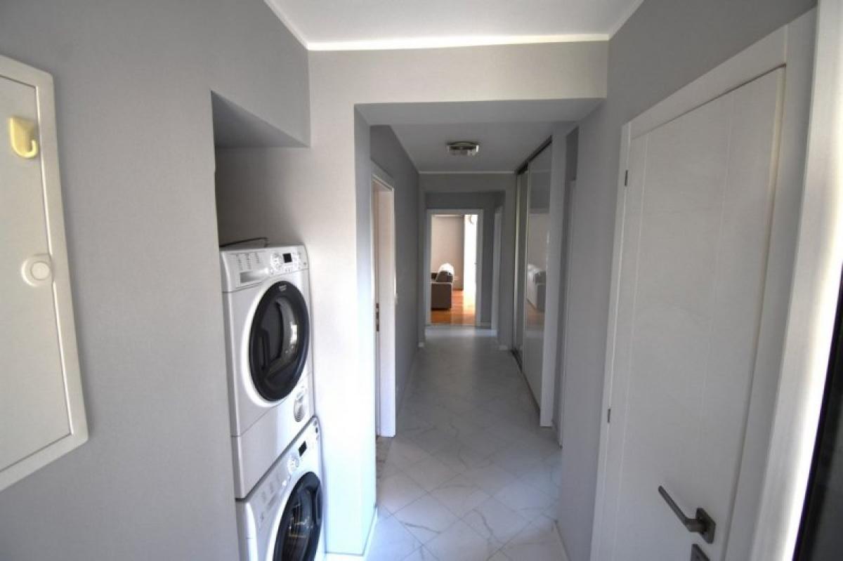 Dvosoban stan u Tivtu, 80m² 4
