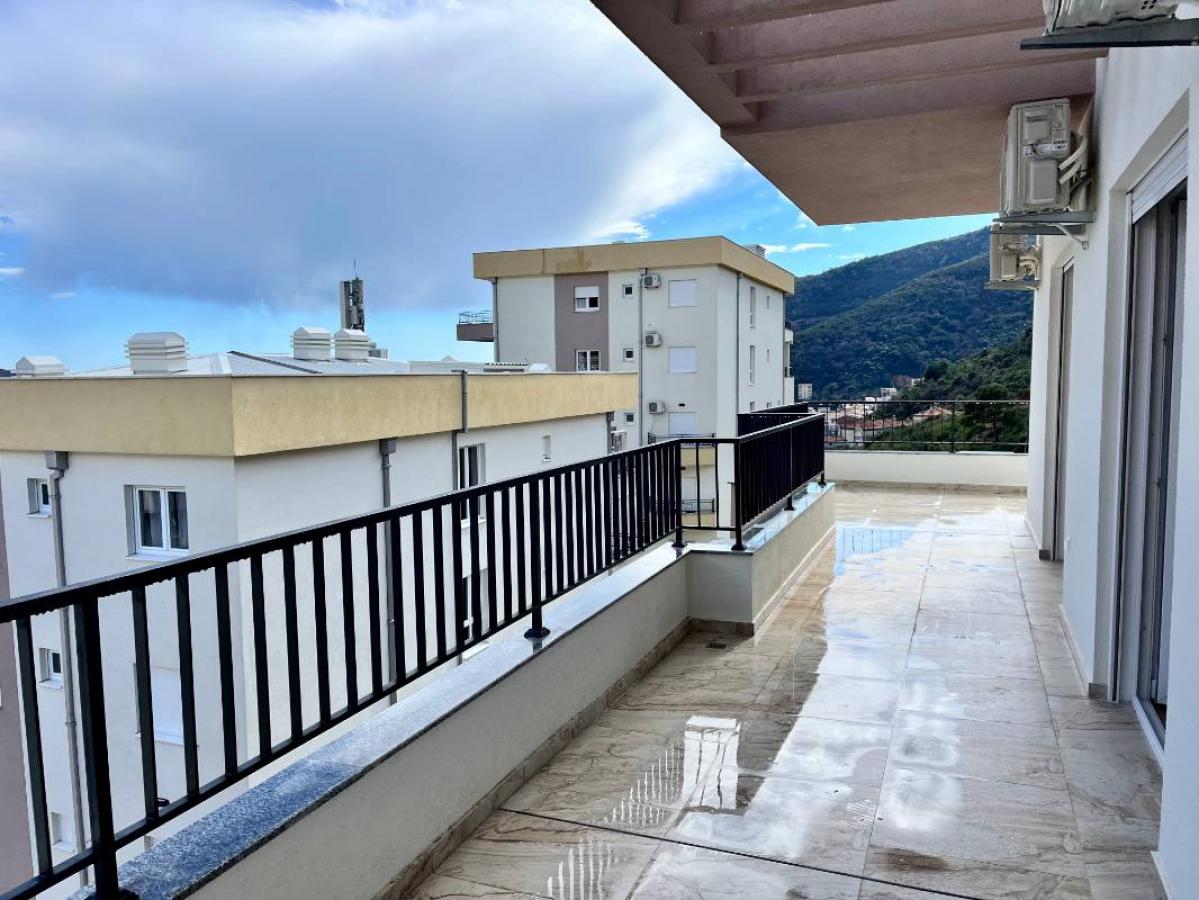 Three-room apartment in a new building with a sea view, Dubovica, Tivat 2