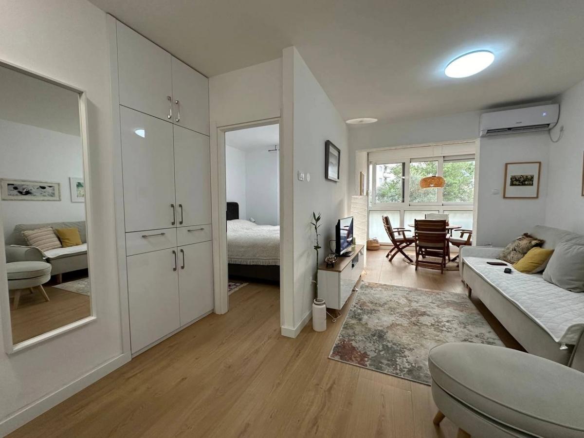 One bedroom apartment, Budva 3