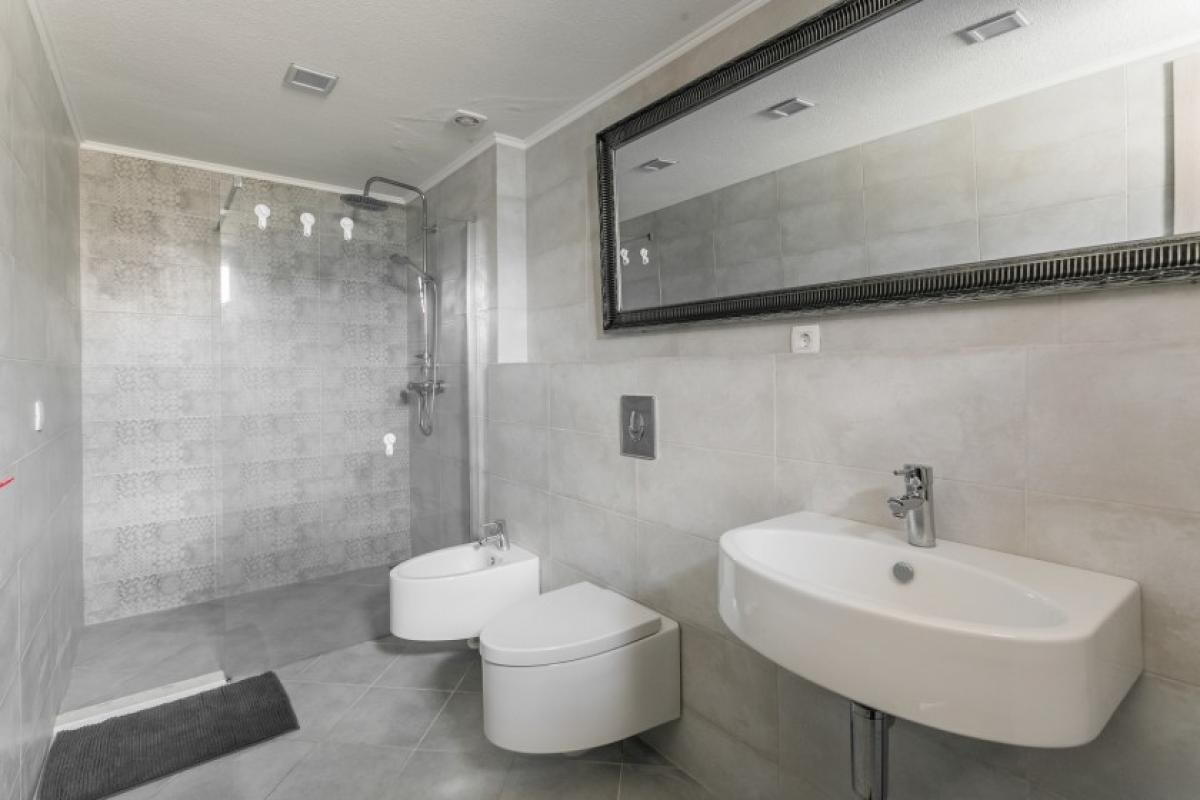 Kuća u Tivtu, 240m² 8