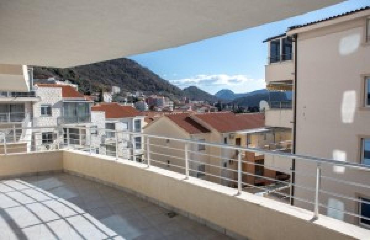 Two bedroom apartment Petrovac, Budva 6