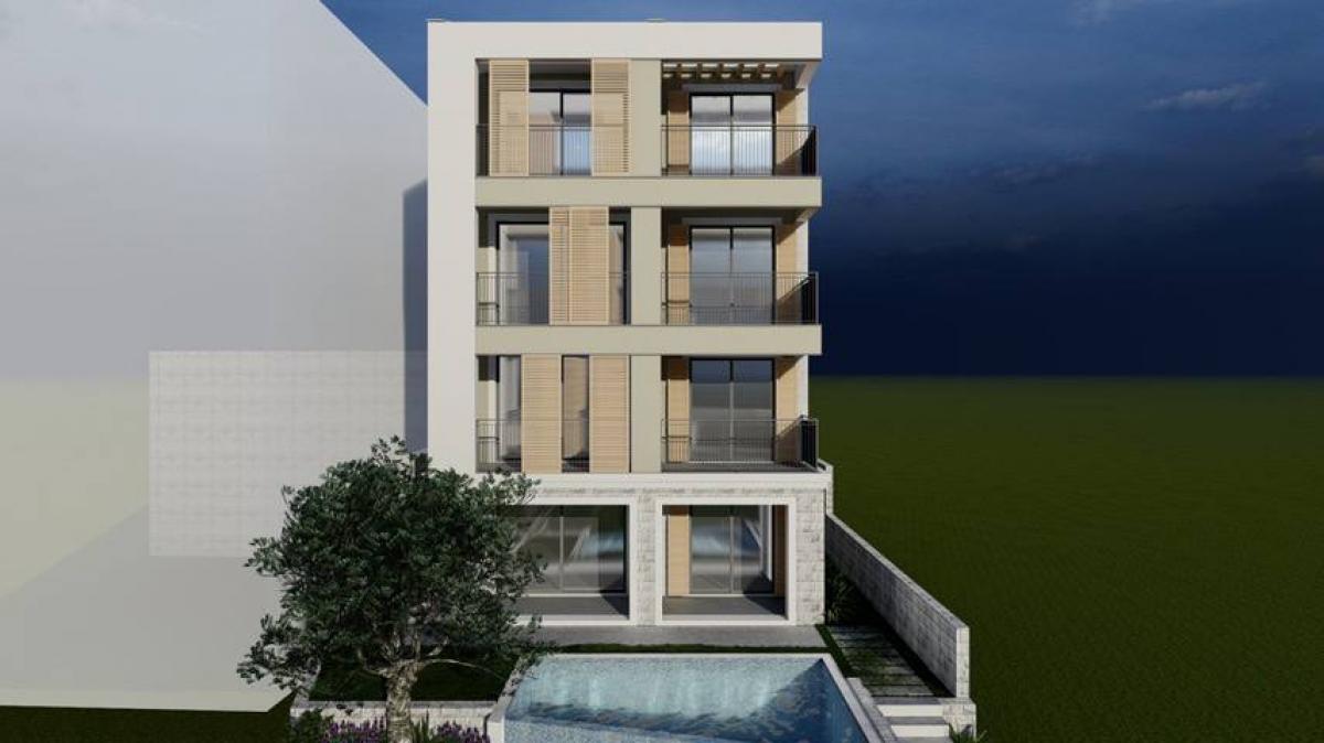 Nekretnina u Budvi, 300m²