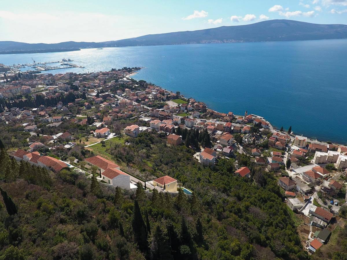 Project for 4 villas with building permits, Tivat 5