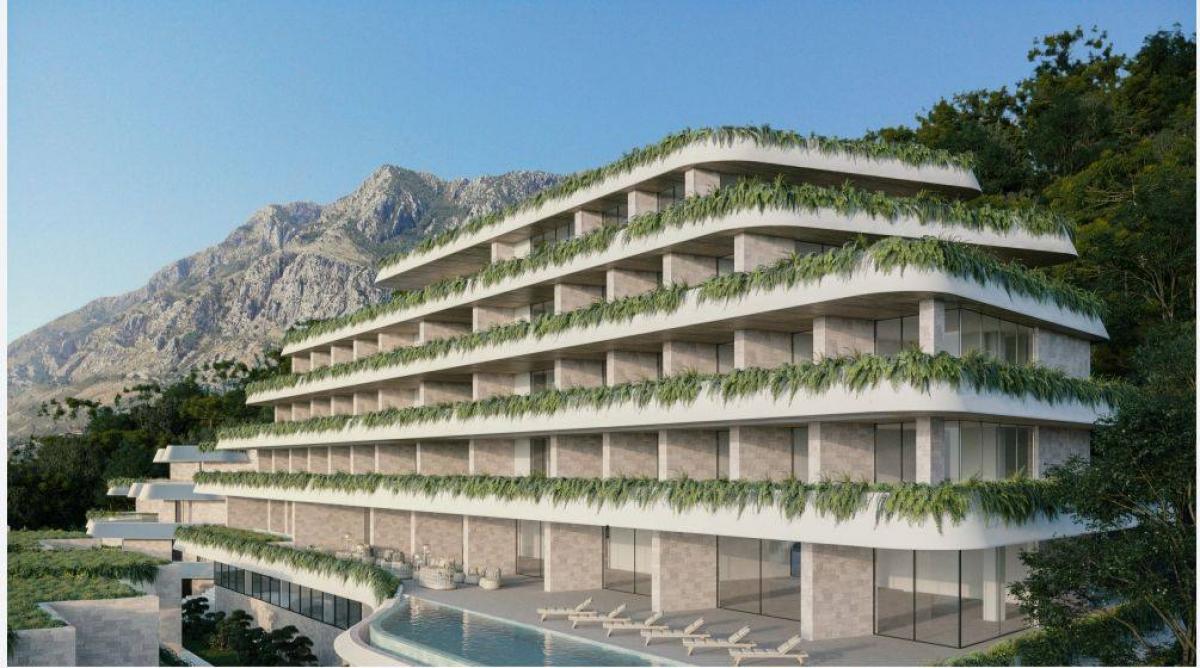 Plac na prodaju, Budva