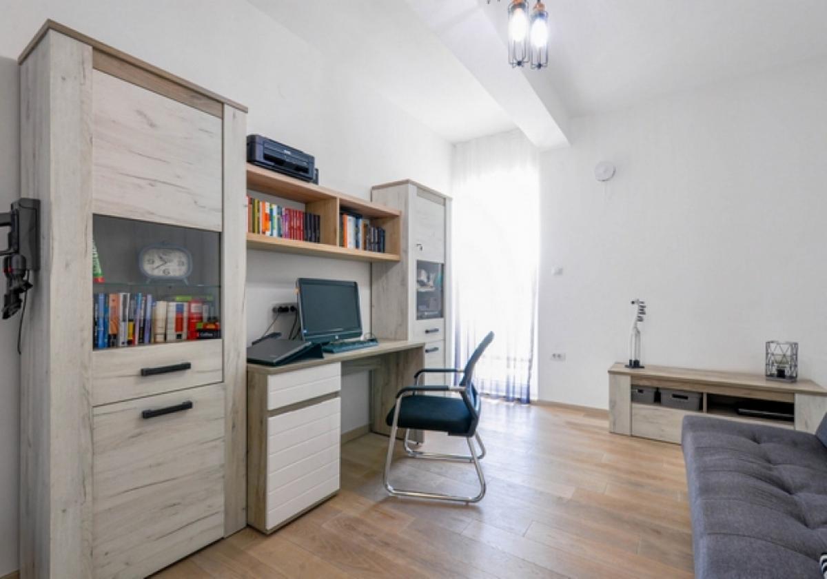 Three bedroom apartment Tivat 11