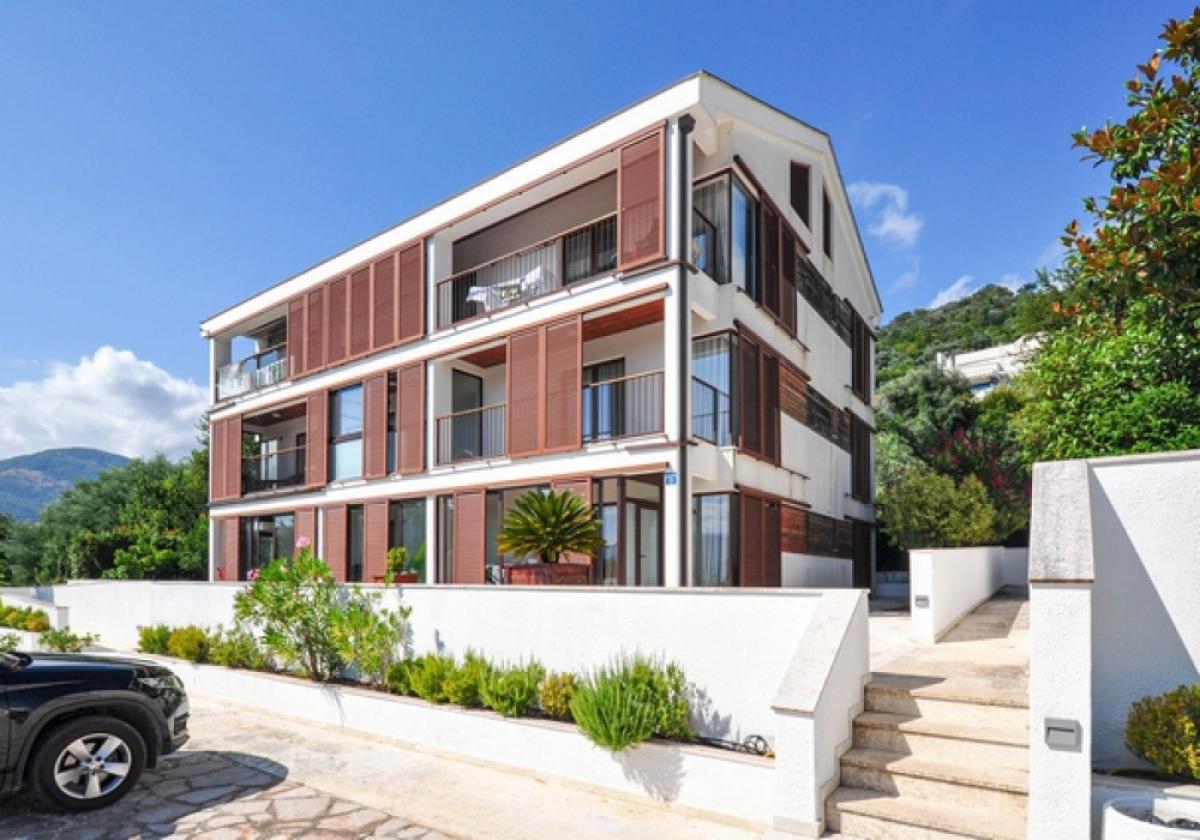 Three bedroom apartment Tivat 37