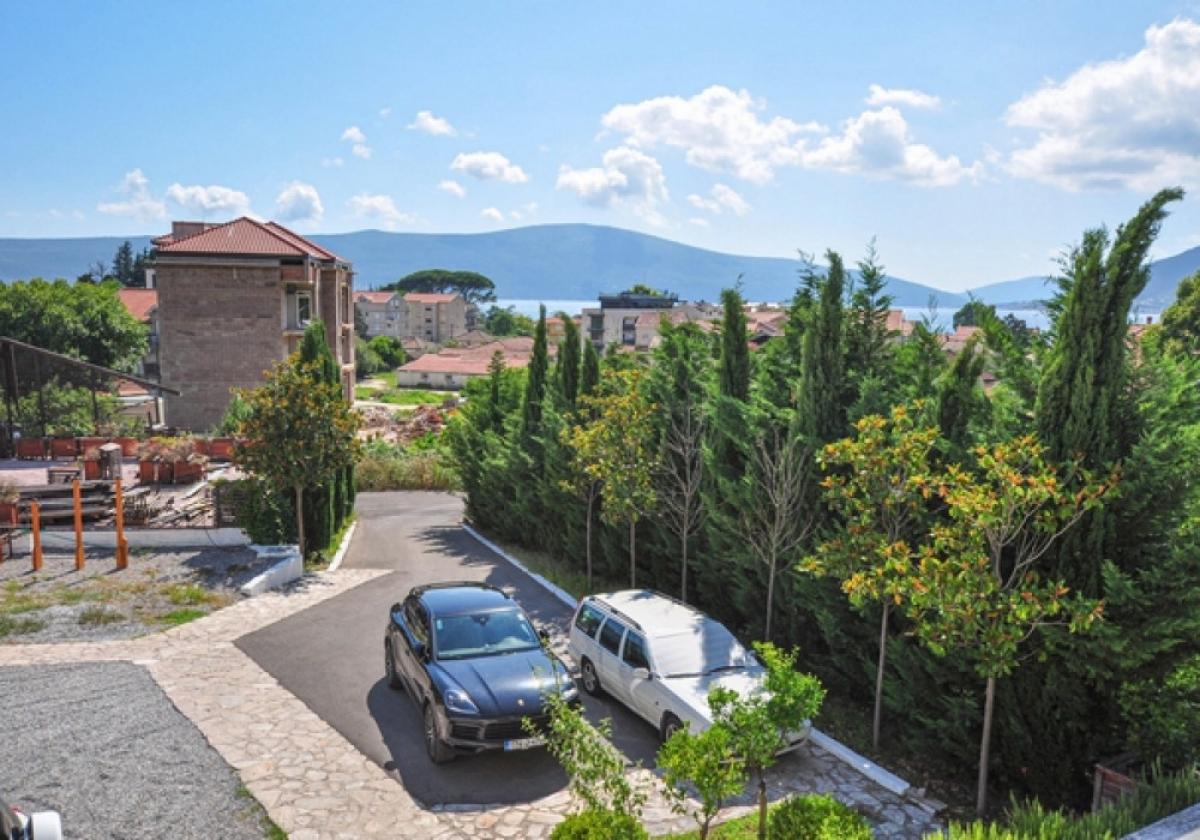 Three bedroom apartment Tivat 42
