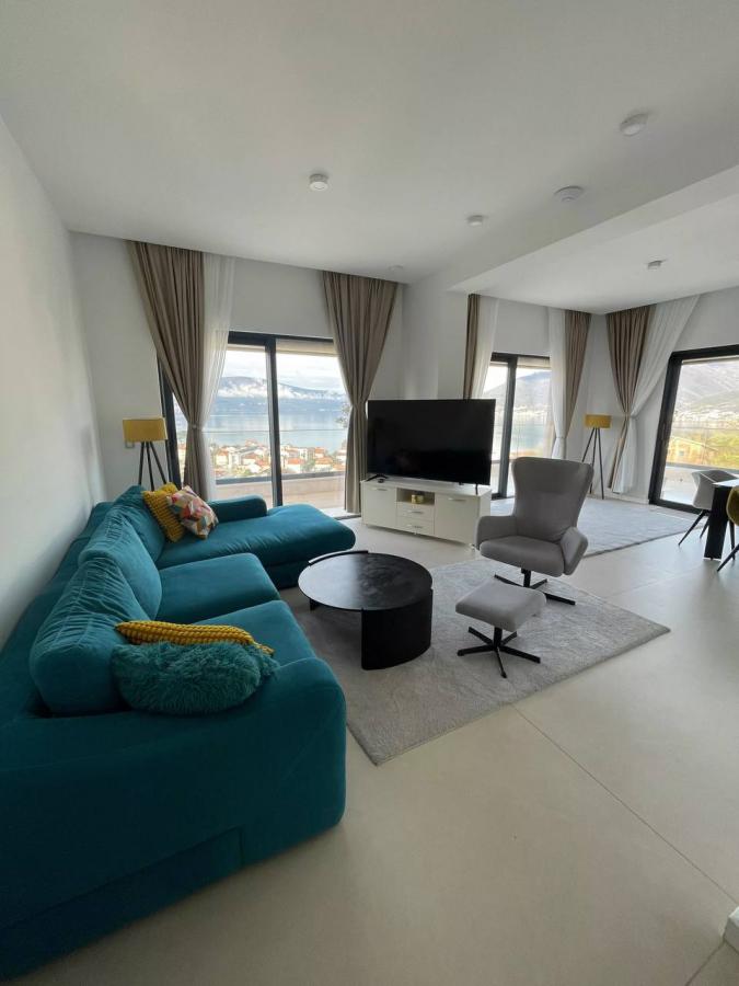 Rent of a two-bedroom penthouse in Tivat 3