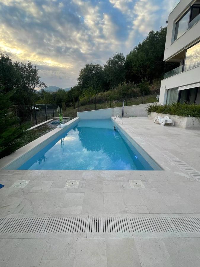 Rent of a two-bedroom penthouse in Tivat 9