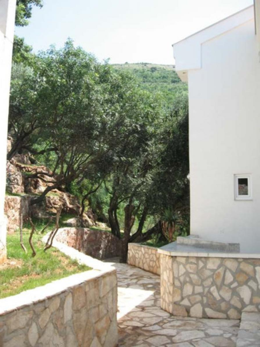 Nekretnina u Budvi, 137m² 17