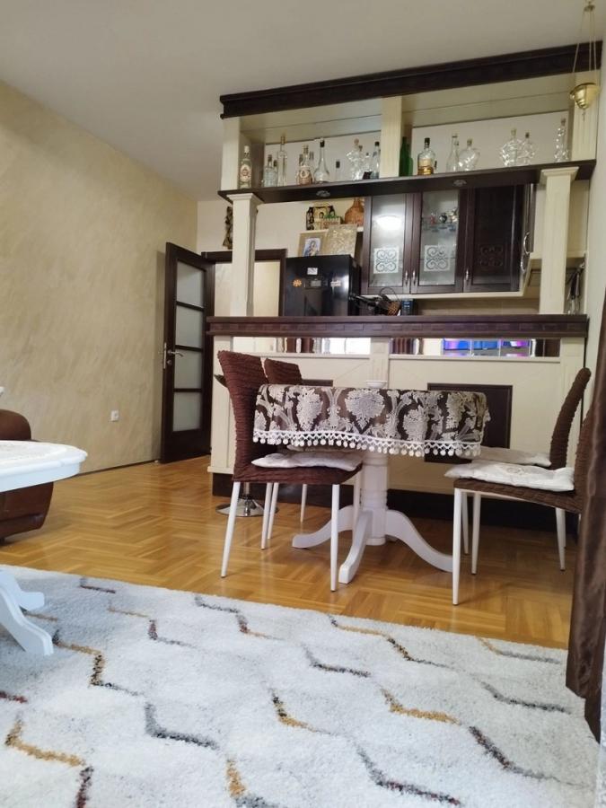 Trosoban stan u Budvi, 71m² 2