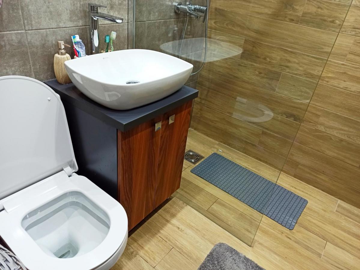 Elegant Three-Bedroom Apartment on Tuško Put - Your New Oasis of Comfort 16