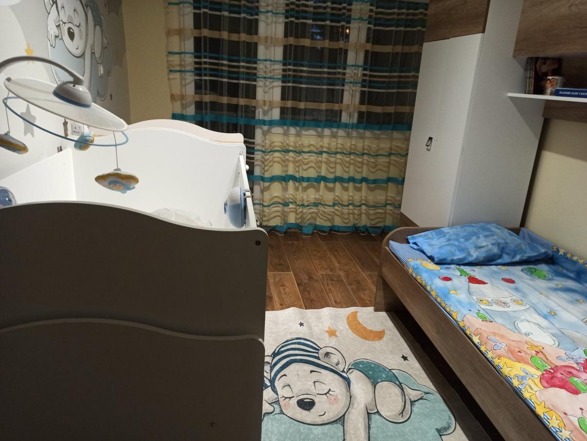 Elegant Three-Bedroom Apartment on Tuško Put - Your New Oasis of Comfort 9