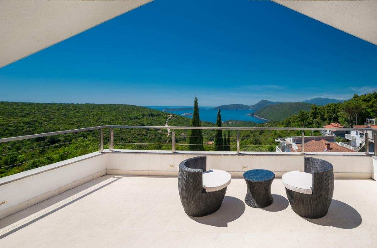 For sale is a recently renovated, stylishly designed villa 2