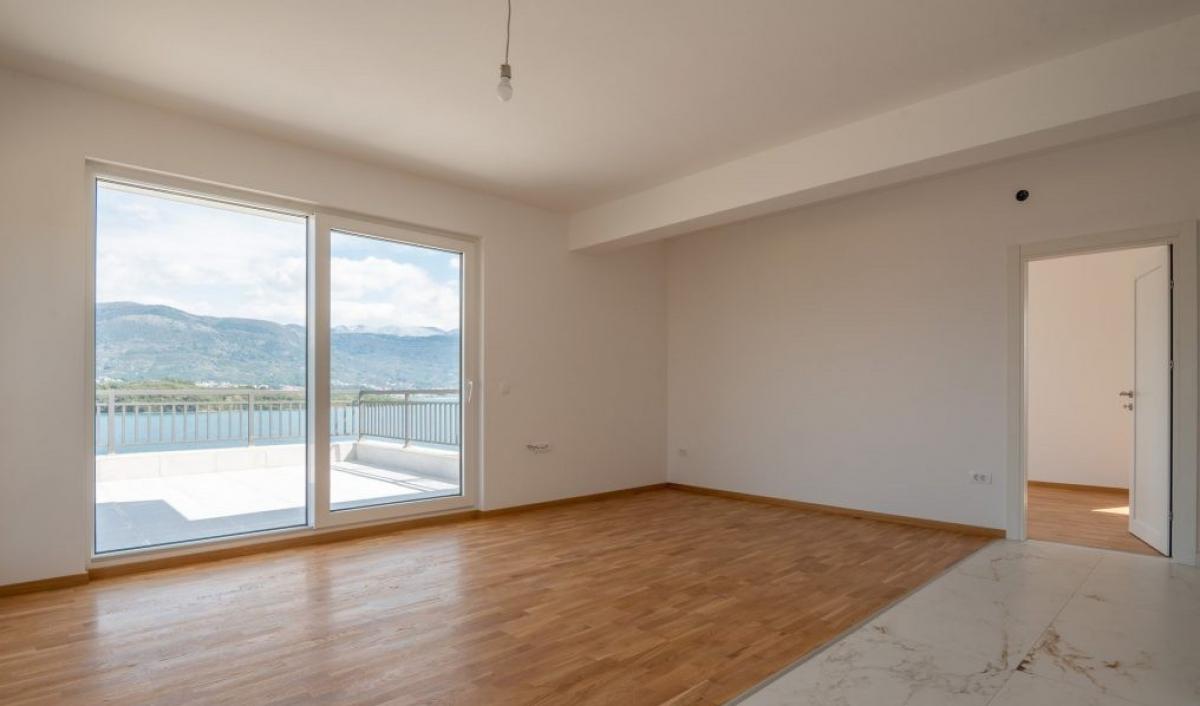 Dvoiposoban stan u Tivtu, 97m² 14