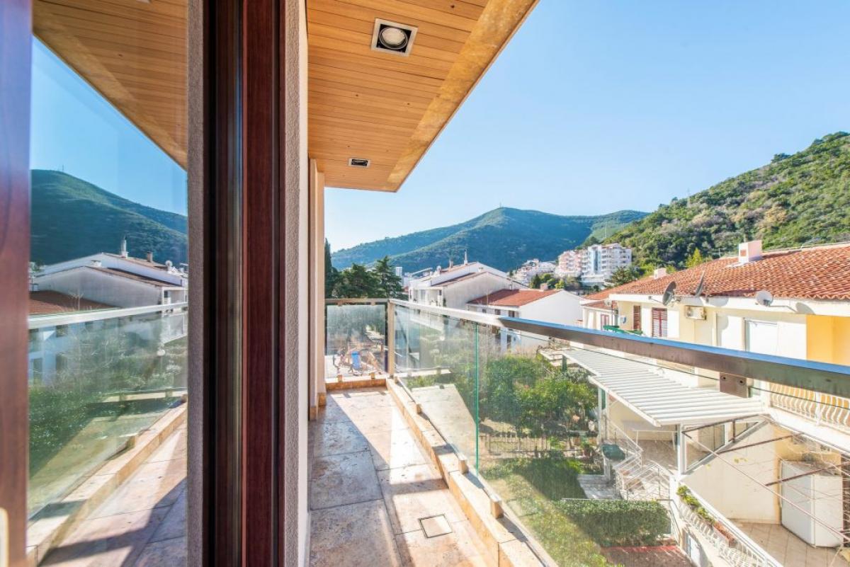 Dvoiposoban stan u Budvi, 107m² 16