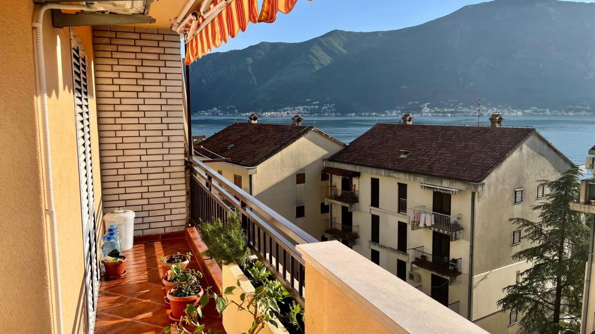 For sale two-bedroom apartment-Kotor 5