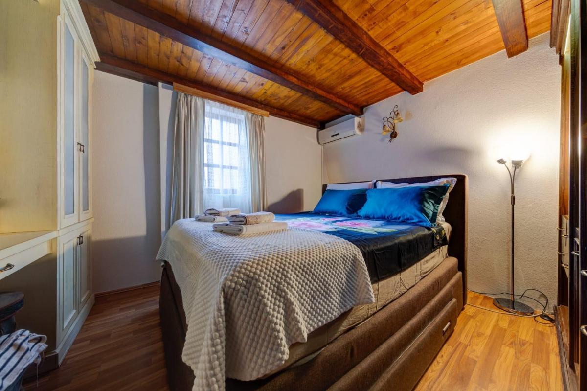 For rent two-floor apartment-Kotor 3