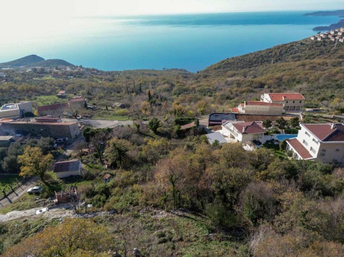Urbanized land for sale, 2440 m2, Budva, Tudorovići 3