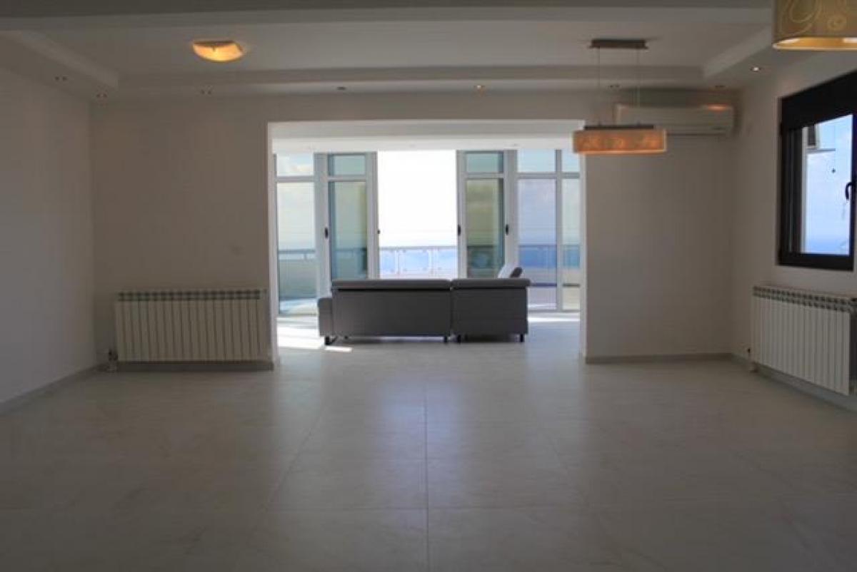 Troiposoban stan u Baru, 241m² 12