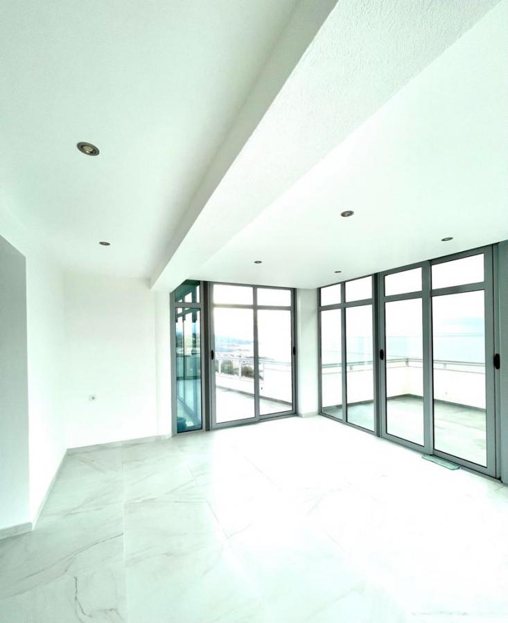 Troiposoban stan u Baru, 241m² 10