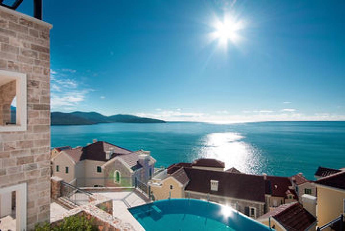 Luxurious apartment for sale, 94 m2, top floor with pool, Podgorica 4