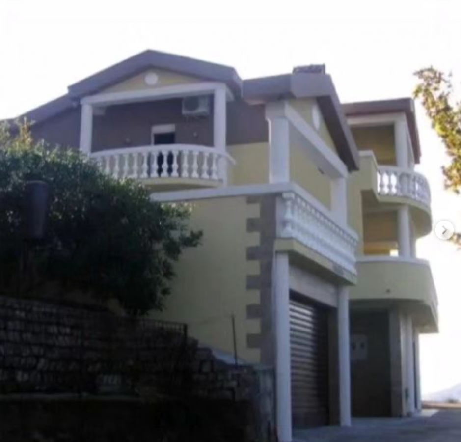 Kuća u Tivtu, 238m²