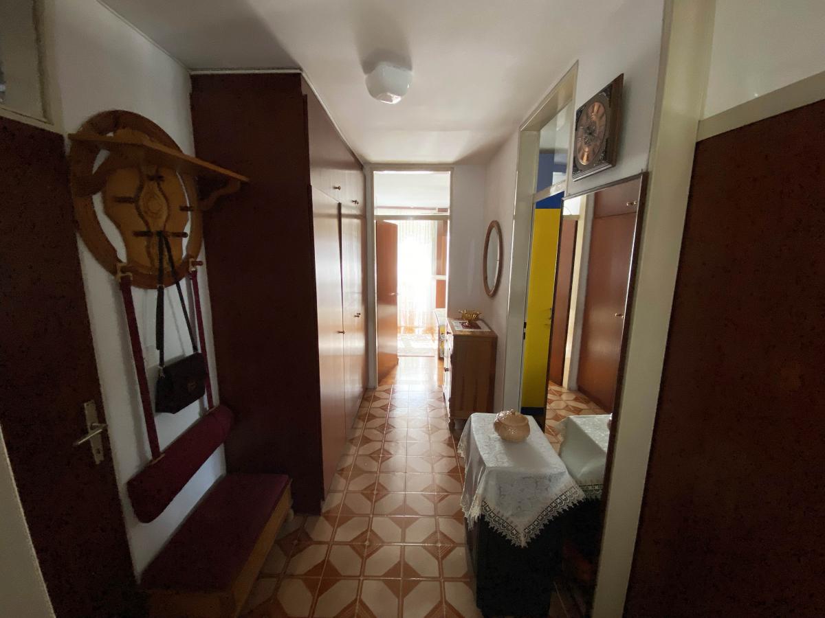 Troiposoban stan u Baru, 104m² 11