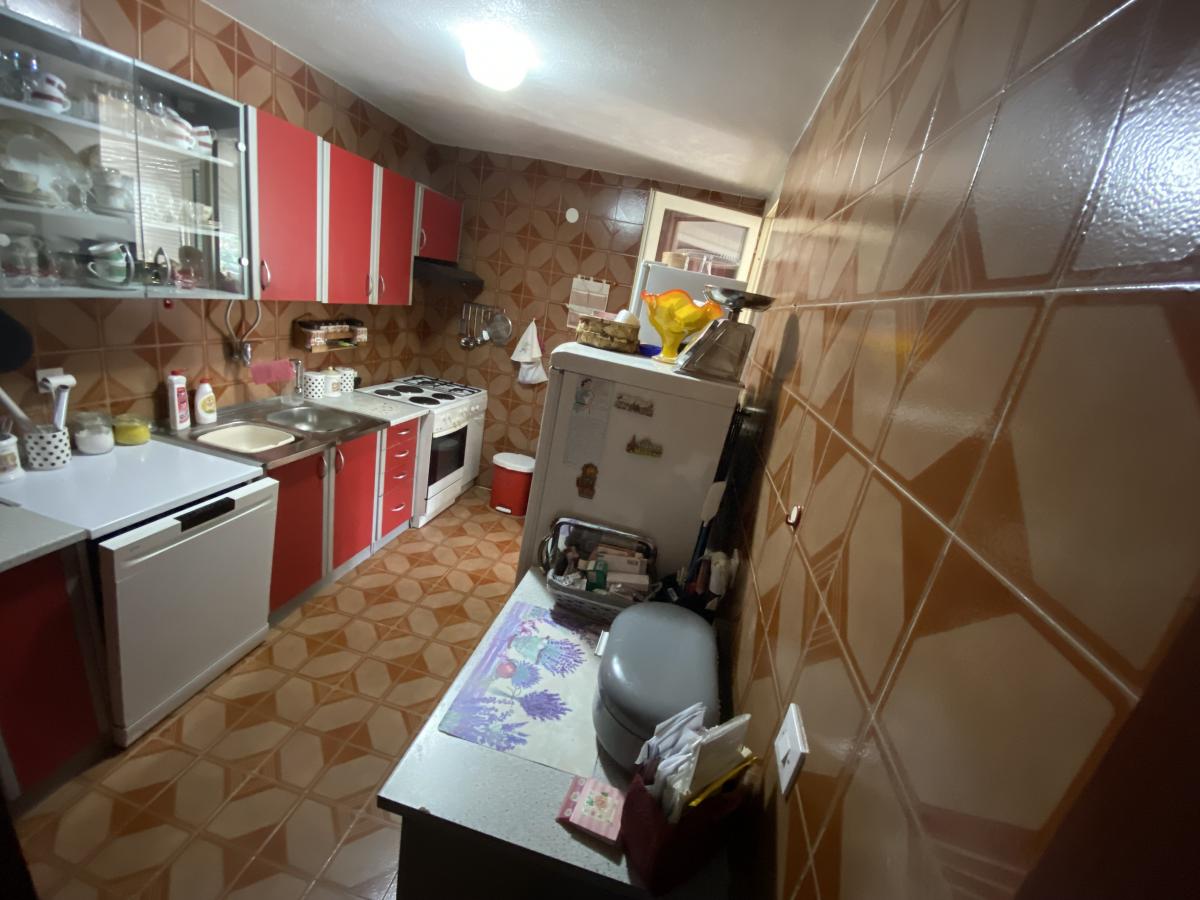 Troiposoban stan u Baru, 104m² 9