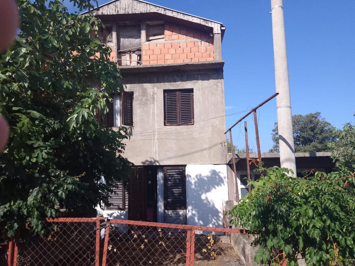 Kuća u Baru, 140m² 2