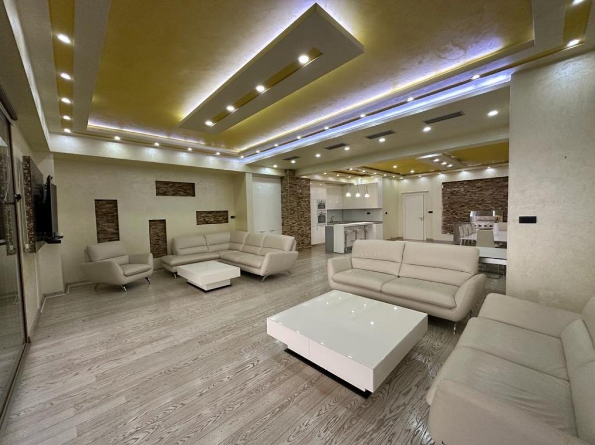 For sale: luxurious penthouse, 162 m², Budva 12