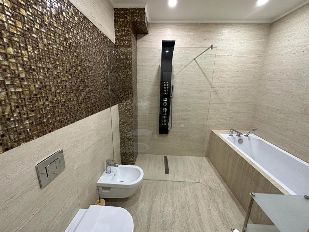For sale: luxurious penthouse, 162 m², Budva 26