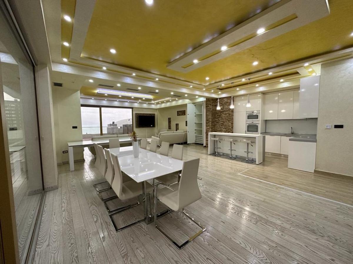 Stan u Budvi, 162m²