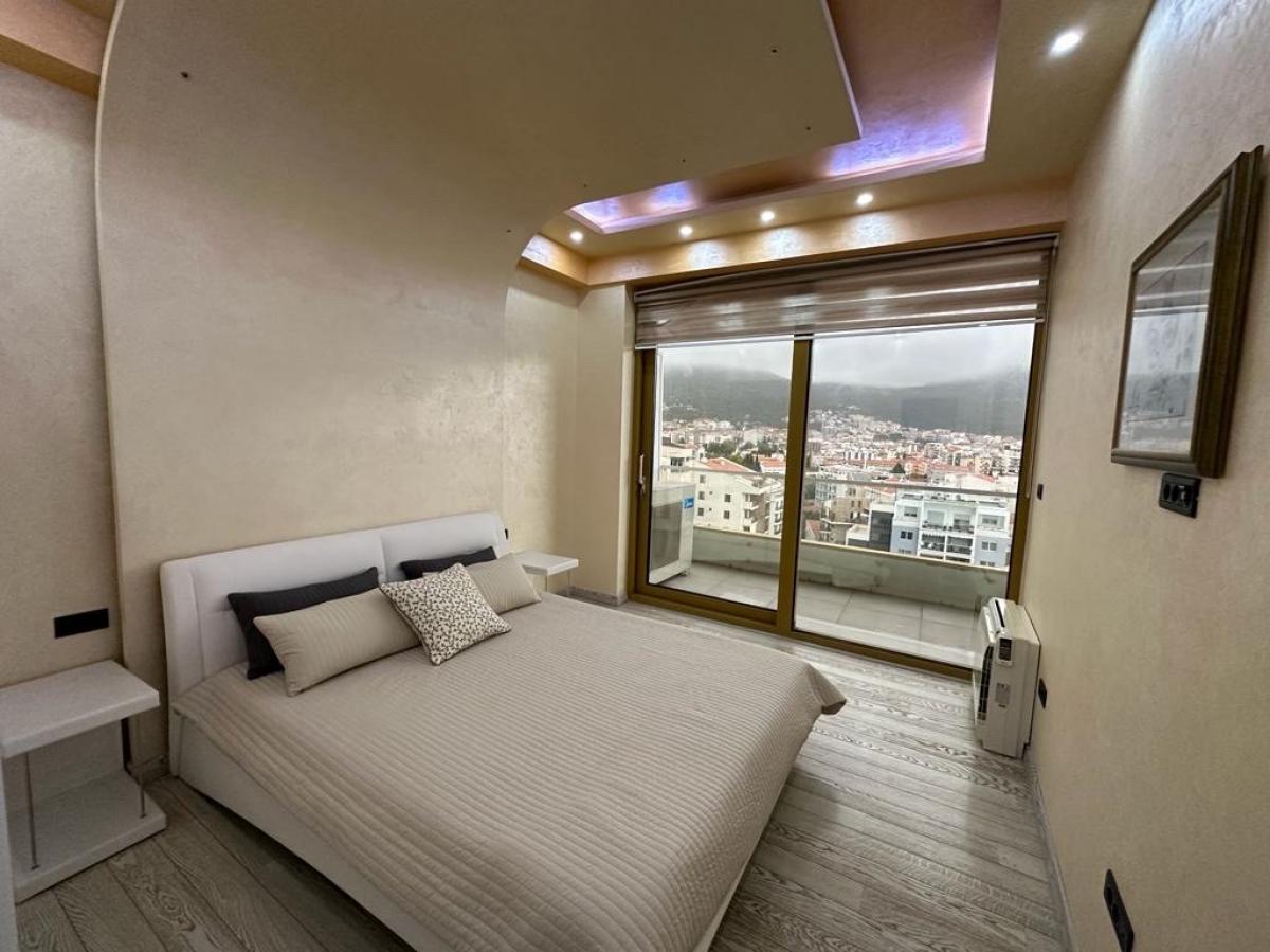 Stan u Budvi, 162m² 28