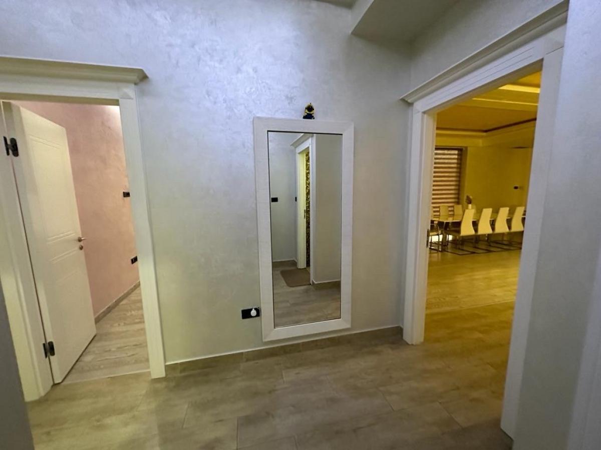 Stan u Budvi, 162m² 38