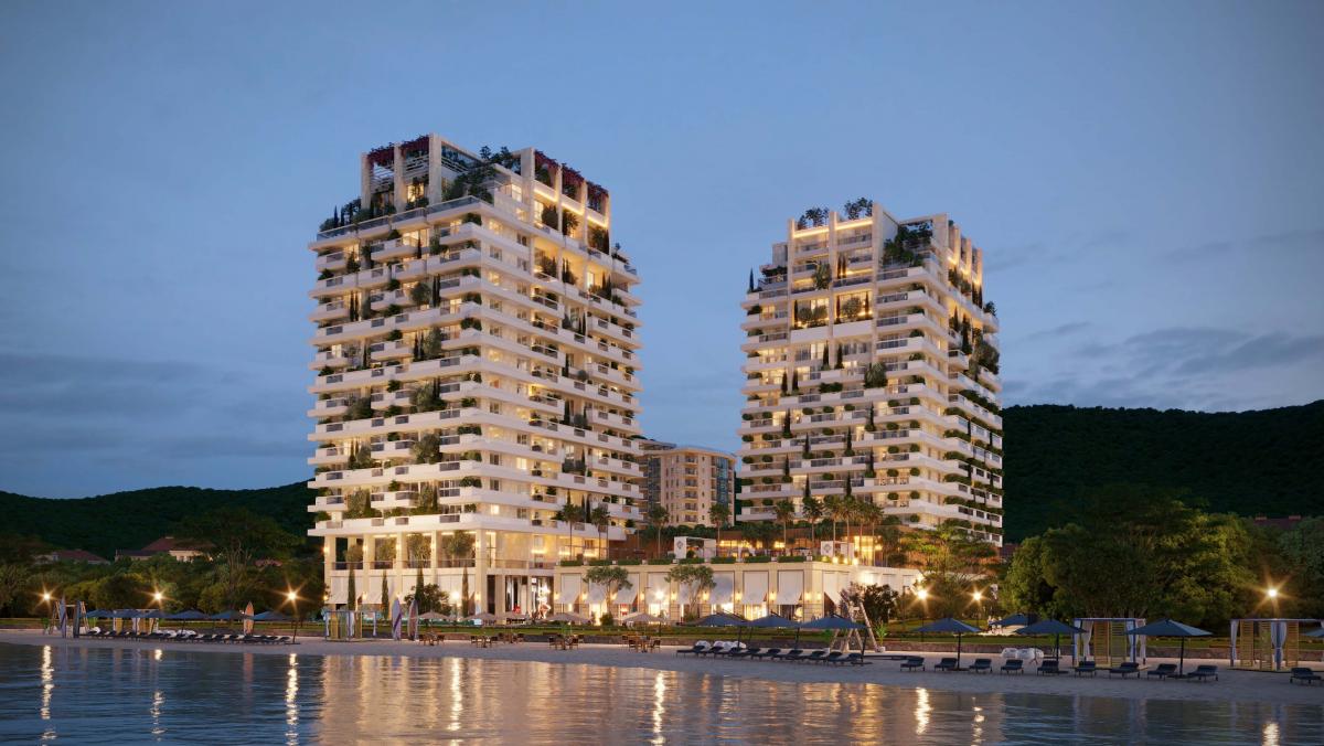 Luxury hotel with 212 residences, 144 rooms, and prime location near beach & city center 2