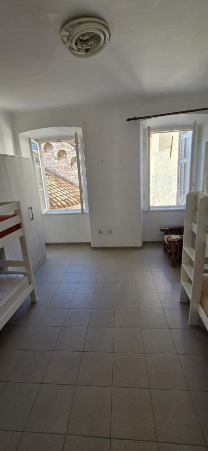 Trosoban stan u Kotoru, 72m² 5