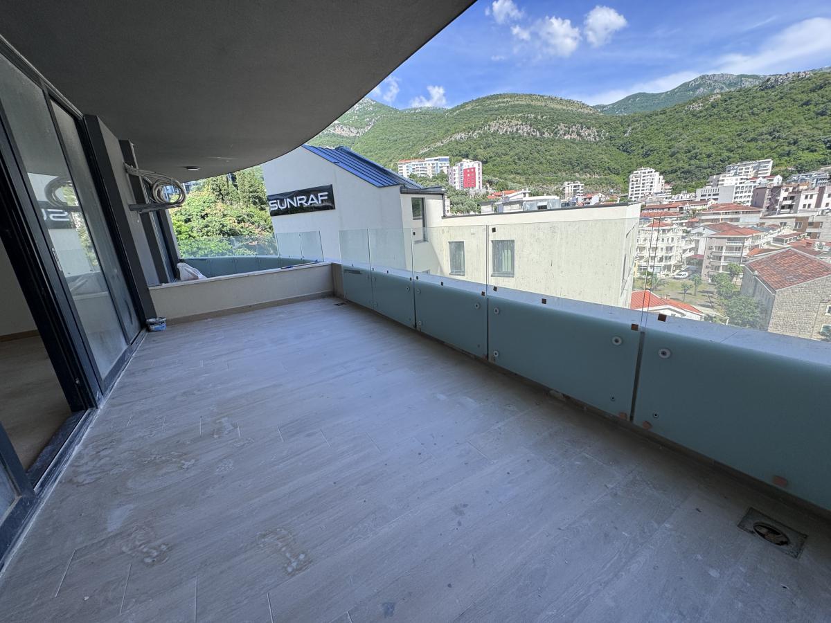 Apartment with 1 bedroom with mountain views on the first line to the sea in Rafailovici 4
