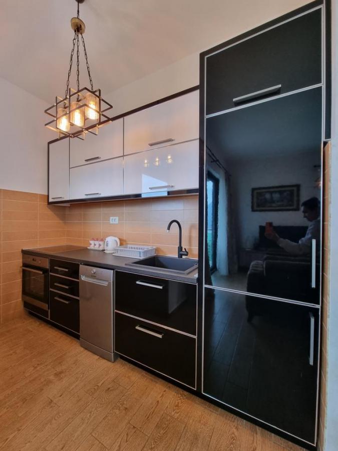 2 bedroom apartment with sea view in Becici, 70m2 16