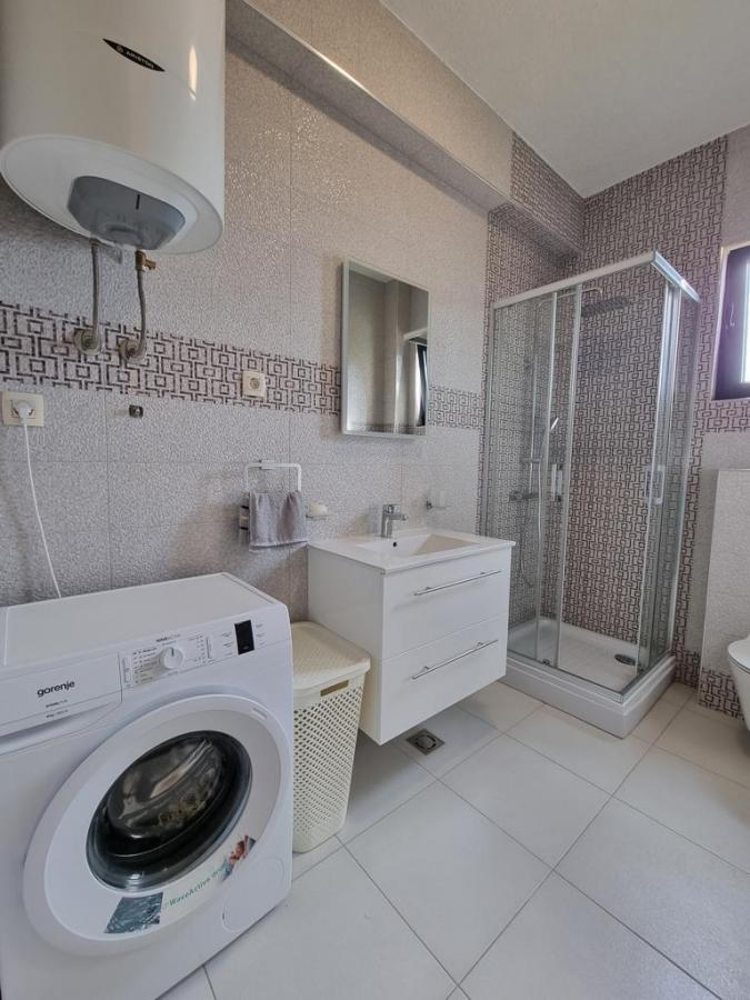 2 bedroom apartment with sea view in Becici, 70m2 10