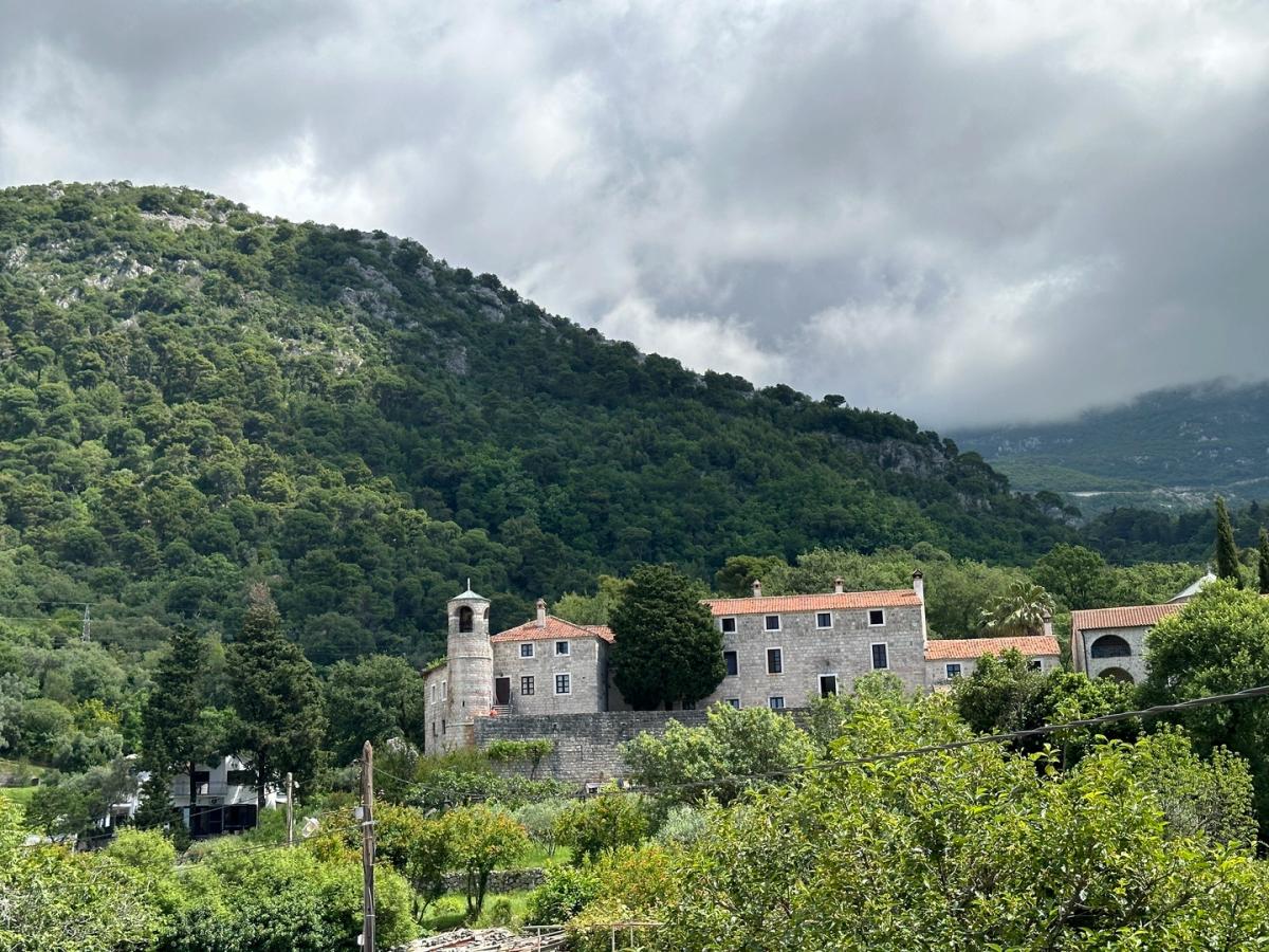 2 bedroom apartment for sale in Budva near the Monastery 12