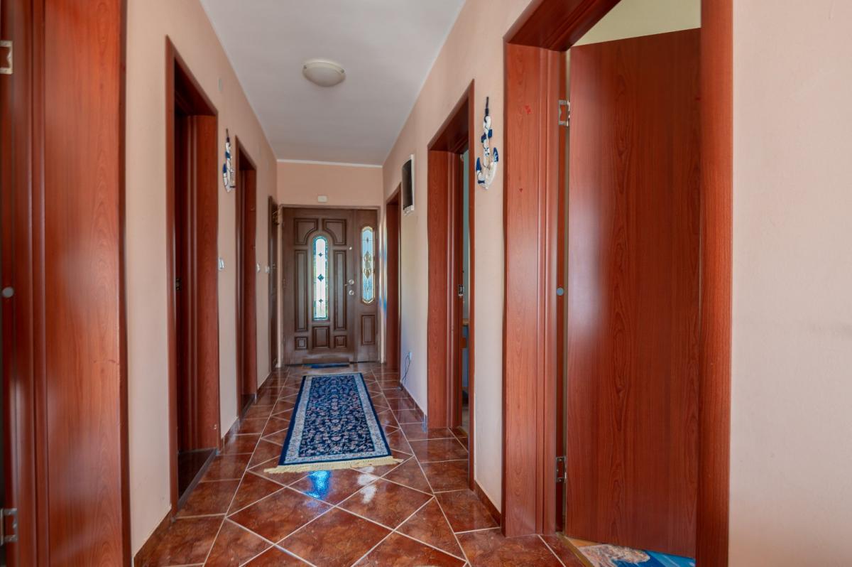 Kuća u Baru, 154m² 6