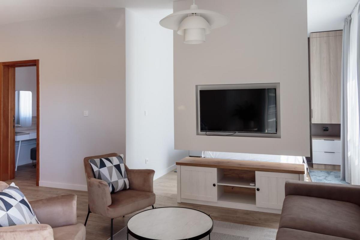 Dvosoban stan u Tivtu, 80m² 9