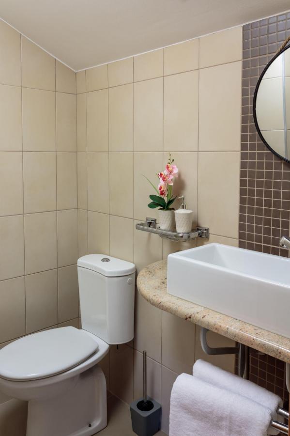 For rent: Three-bedroom apartment 150 m2, Tivat 11