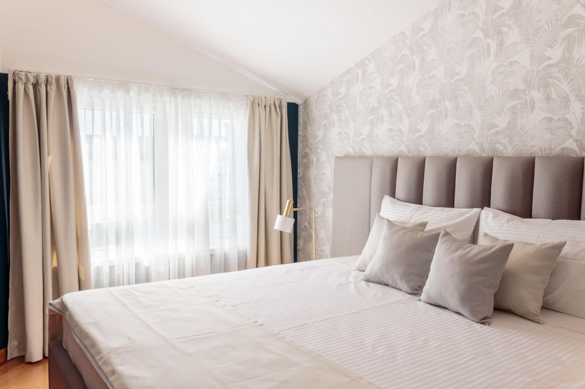 For rent: Three-bedroom apartment 150 m2, Tivat 4
