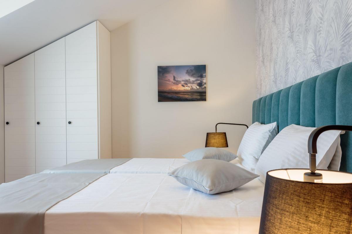 For rent: Three-bedroom apartment 150 m2, Tivat 10